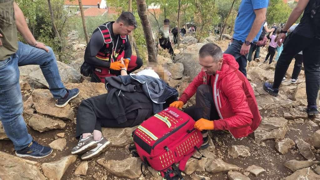 Hrvatskoj državljanki pozlilo na Križevcu, intervenirali pripadnici HGSS-a Hrvatskoj državljanki pozlilo na Križevcu, intervenirali pripadnici HGSS-a